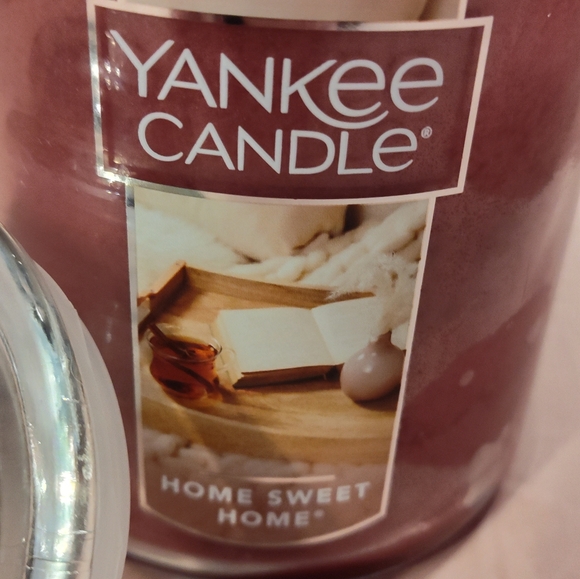 NWT!! Yankee Candle 22oz (Home Sweet Home) - Picture 3 of 6